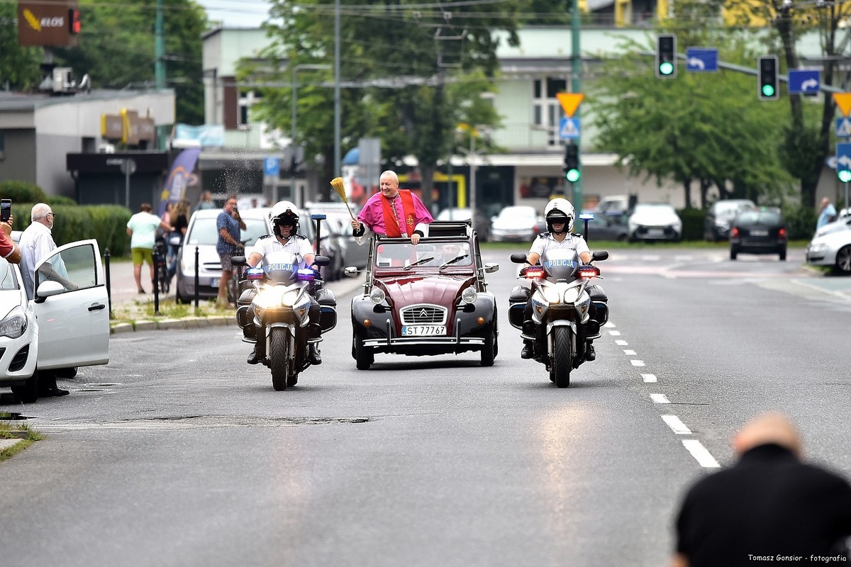 Świecenie pojazdow w tychach