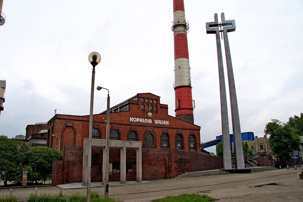 1024px Kopalnia Wujek wejscie