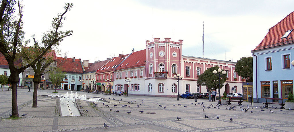 1024px Mikolow Ratusz