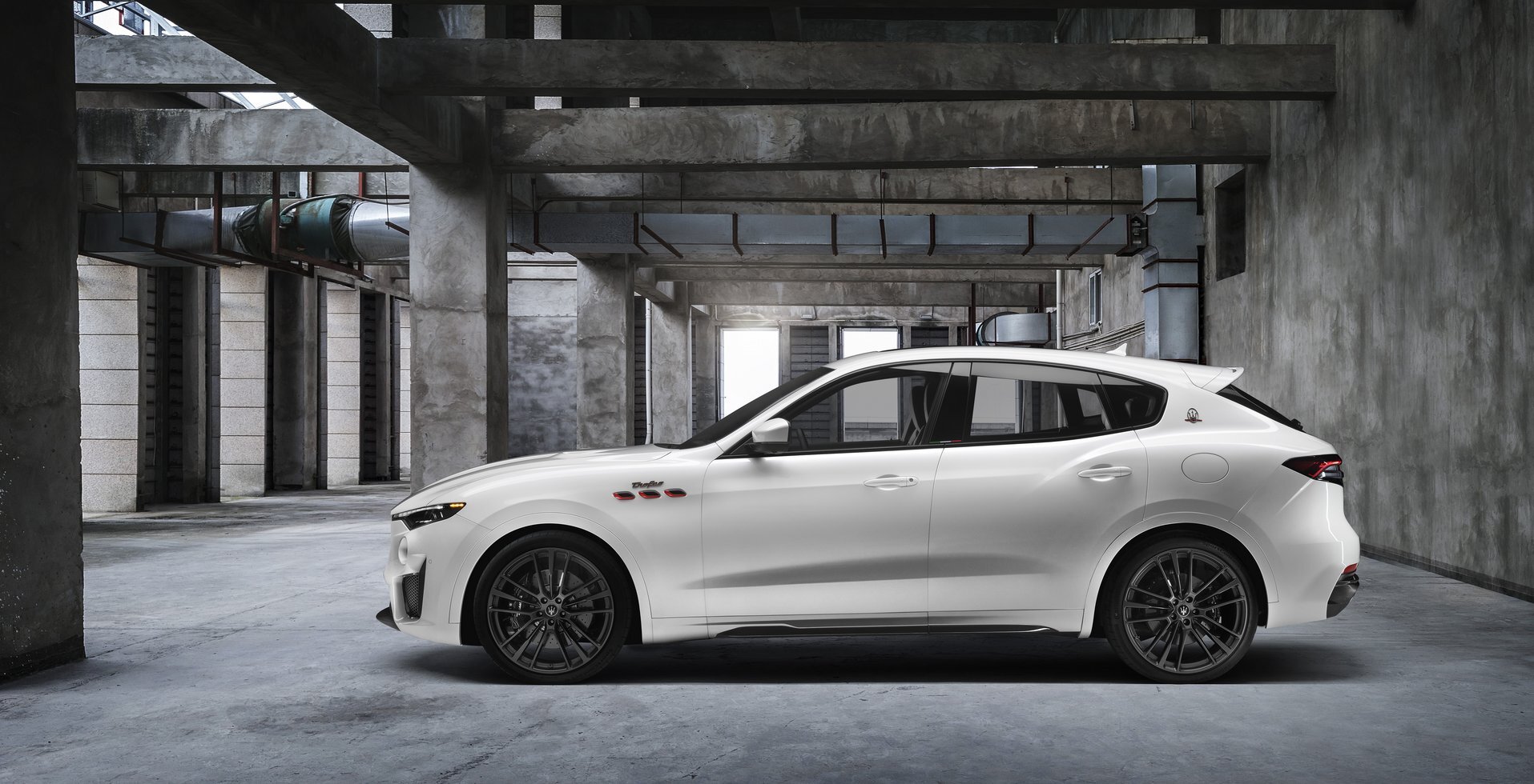 11 Maserati Levante Trofeo