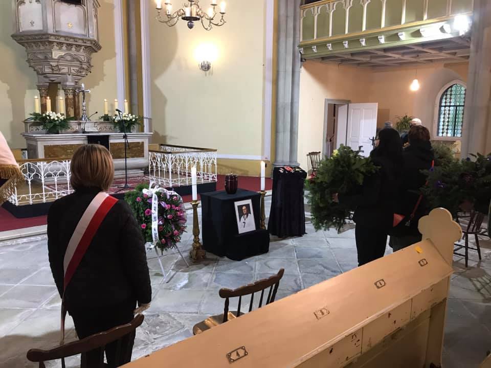 121886869 1622713657900819 5625368694354034374 n