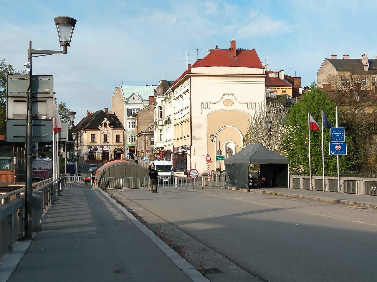 1280px Cieszyn Cesky Tesin border crossing during COVID 19 pandemic 1