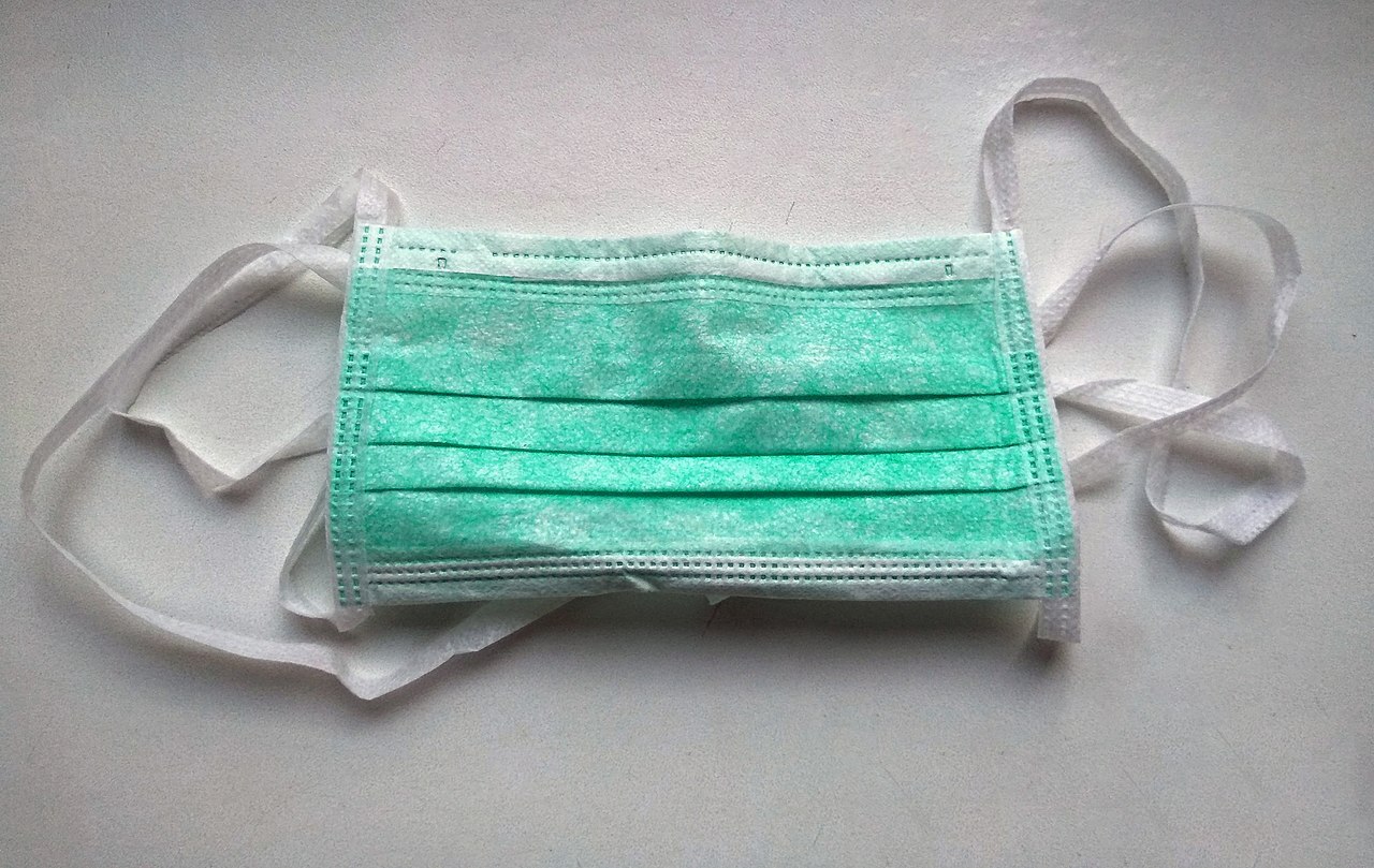 1280px Surgical face mask