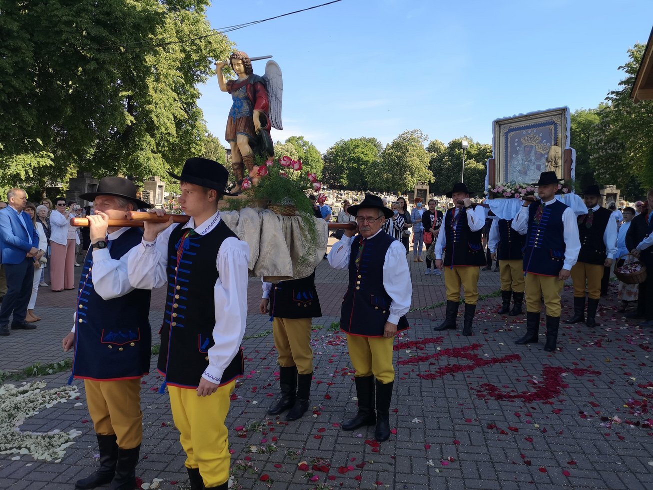 195058268 4236901649674967 7083381555351931838 n