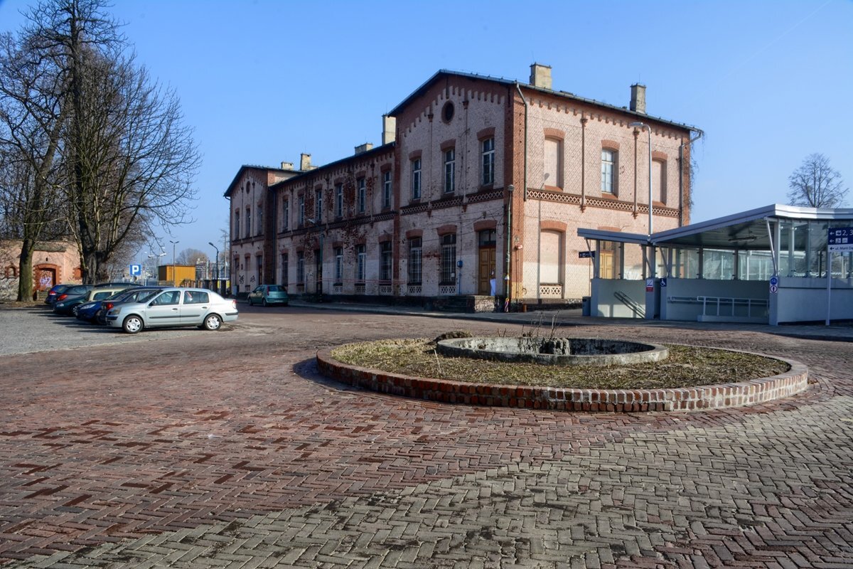 20190228 002 pl dg zabkowice stacja kolejowa park drive hdr