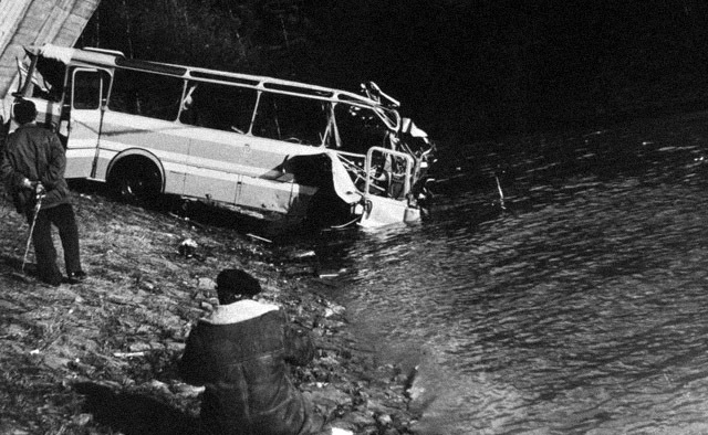 2d2e1e718e126cde284e6d4e2c2ed0cb