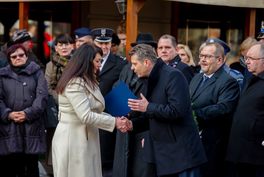 3 p1e1hlro5u12n9rd41e5qe01leqj