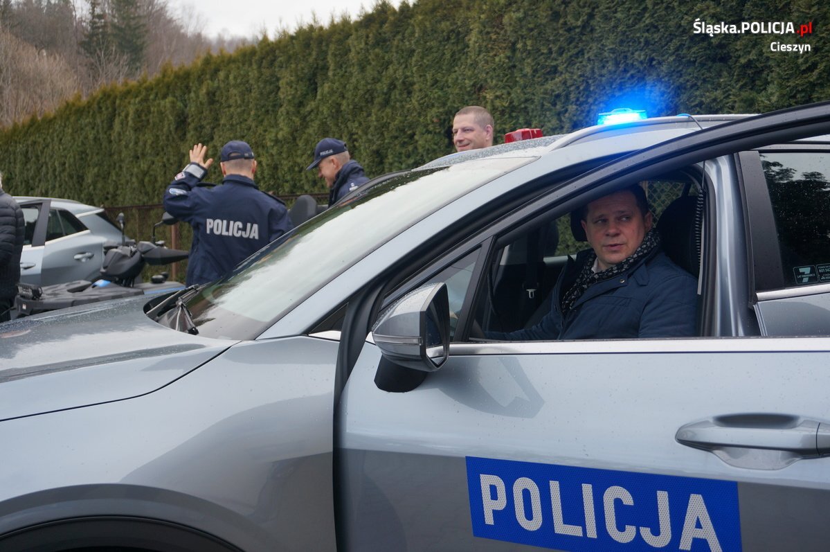 nowe radiowozy w Wiśle i Istebnej