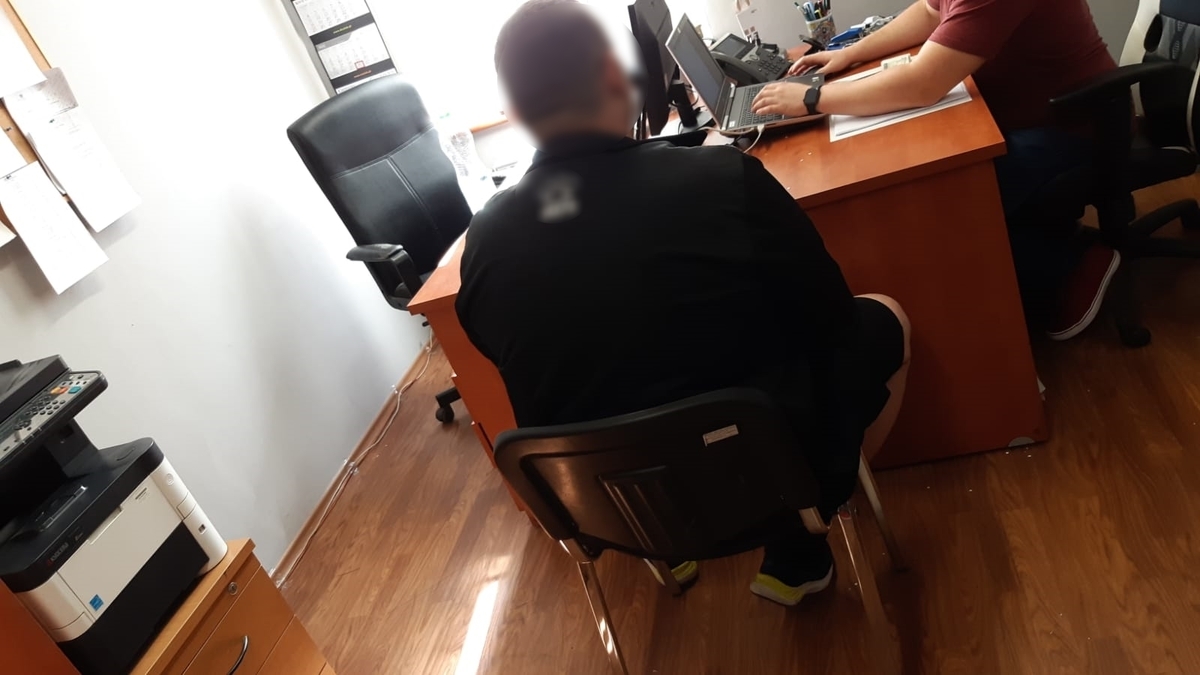 49 718589 g