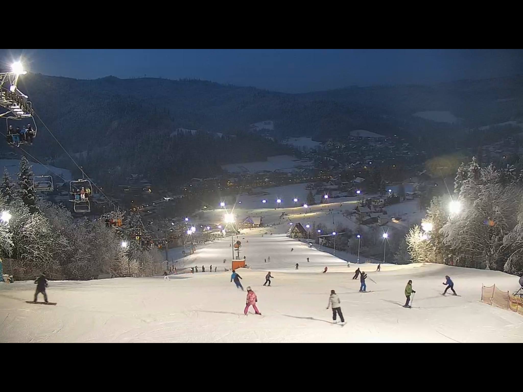 54211727 2012418798870597 3398569323101421568 o