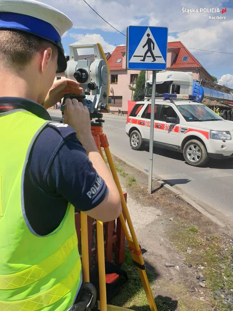 55 709245