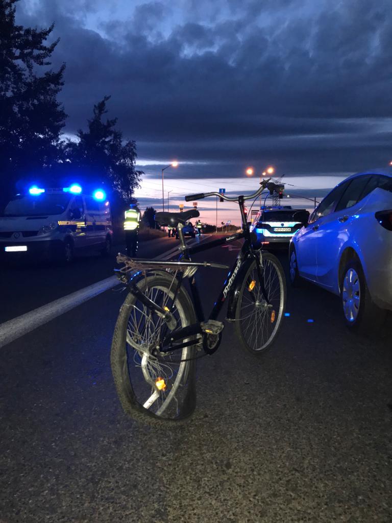 5 F828904 7 C30 4 DE0 A015 4106 DE689 EC8