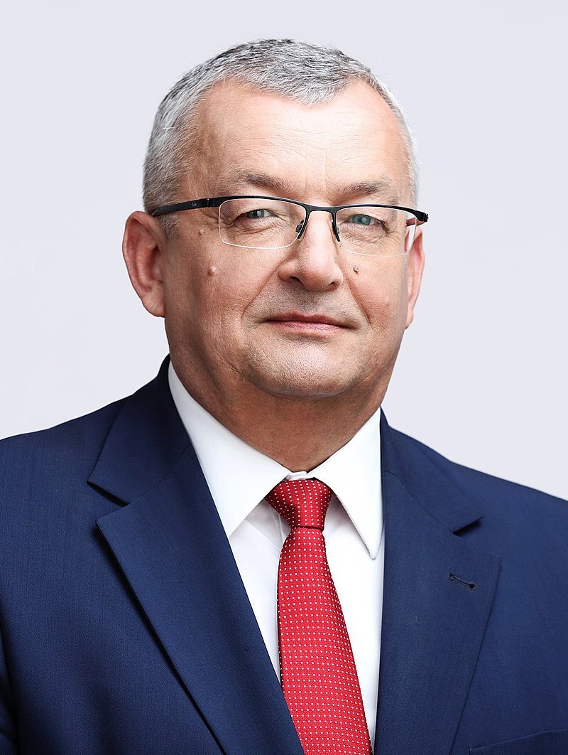 800px Andrzej Adamczyk