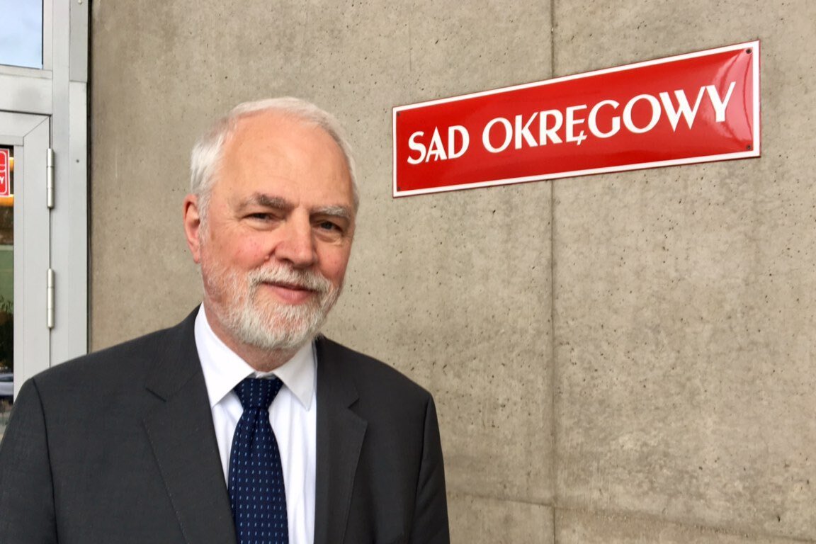 D6i H Xd ZWAA Aq C22