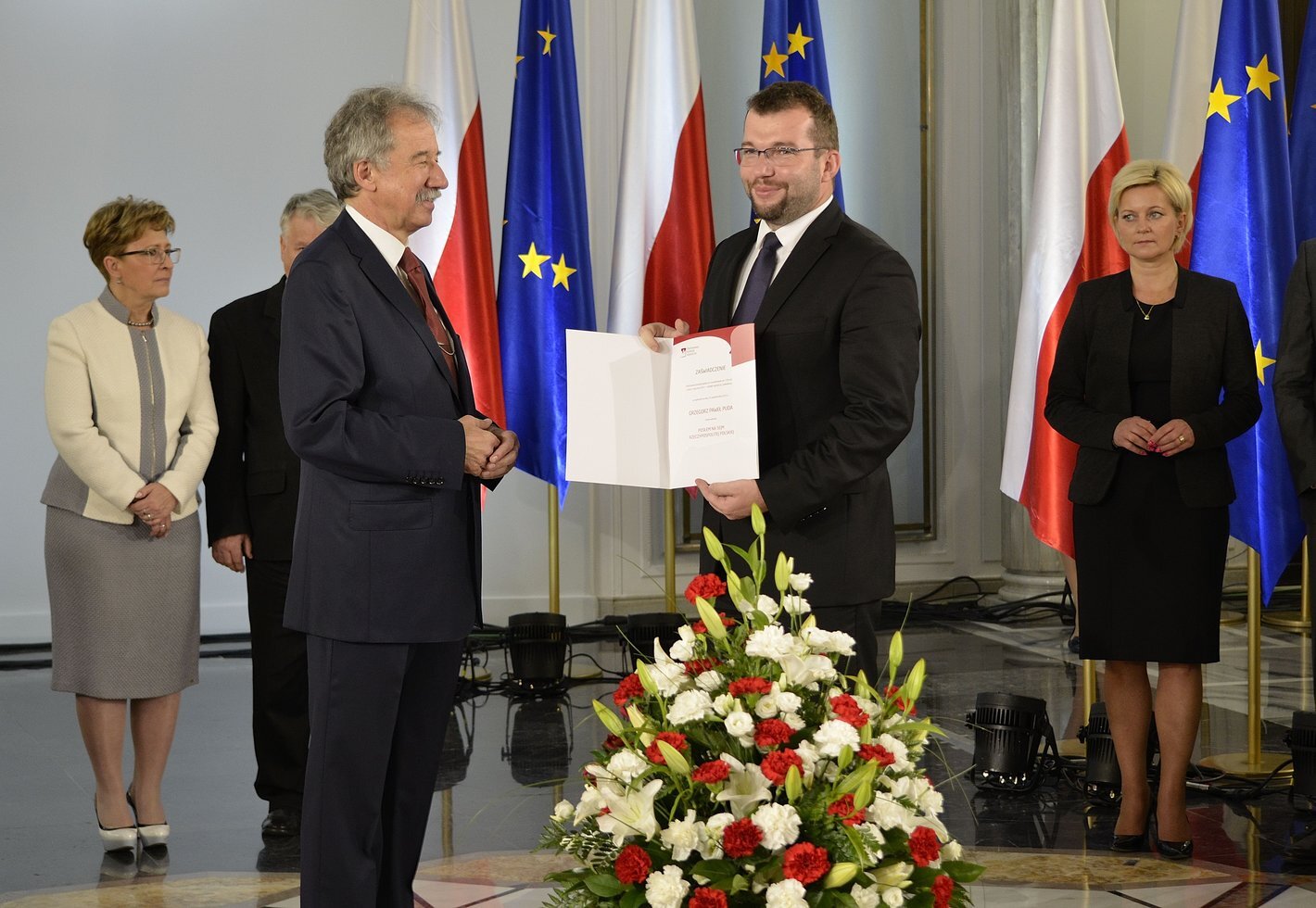 Grzegorz Puda Wre czenie zas wiadczen o wyborze 2015