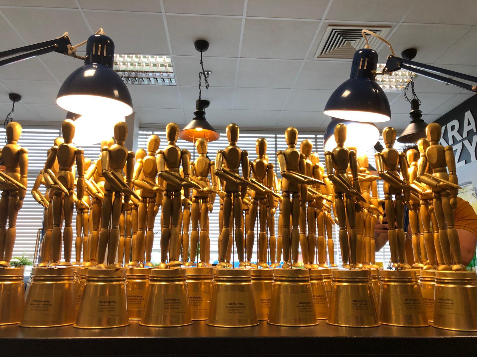 IKEA Katowice swietuje 20 te urodziny Prezenty specjalne tzw Ingvary otrzymali pracownicy z 20 letnim stazem w sklepie