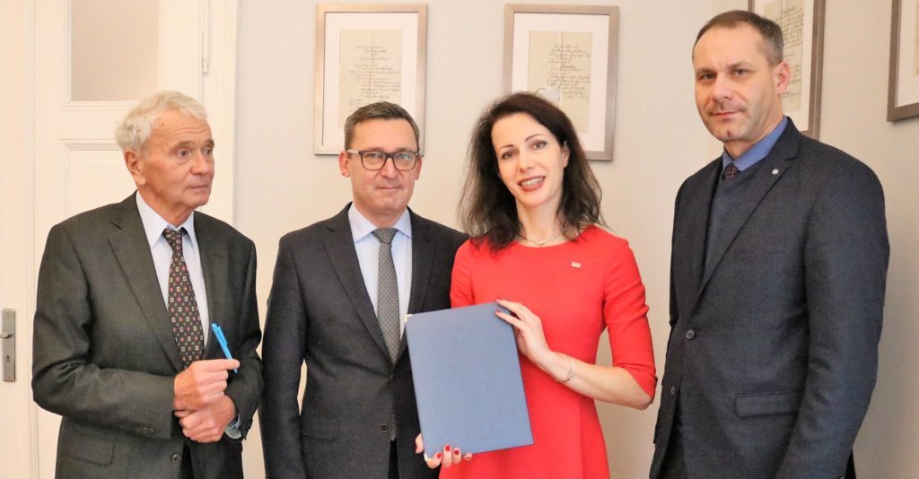 IMG 8898 1 1 e1576679854810 1024x534