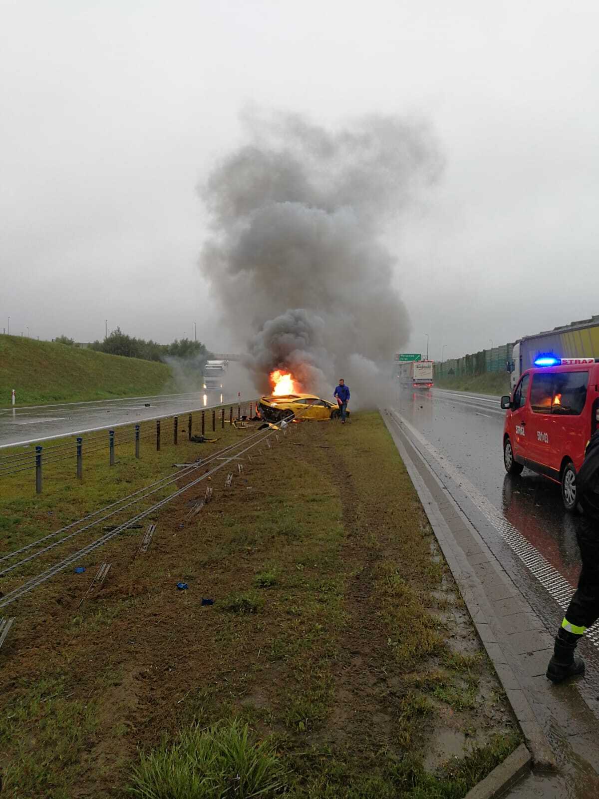 Lamborgini w plomieniach kolejne foto 1