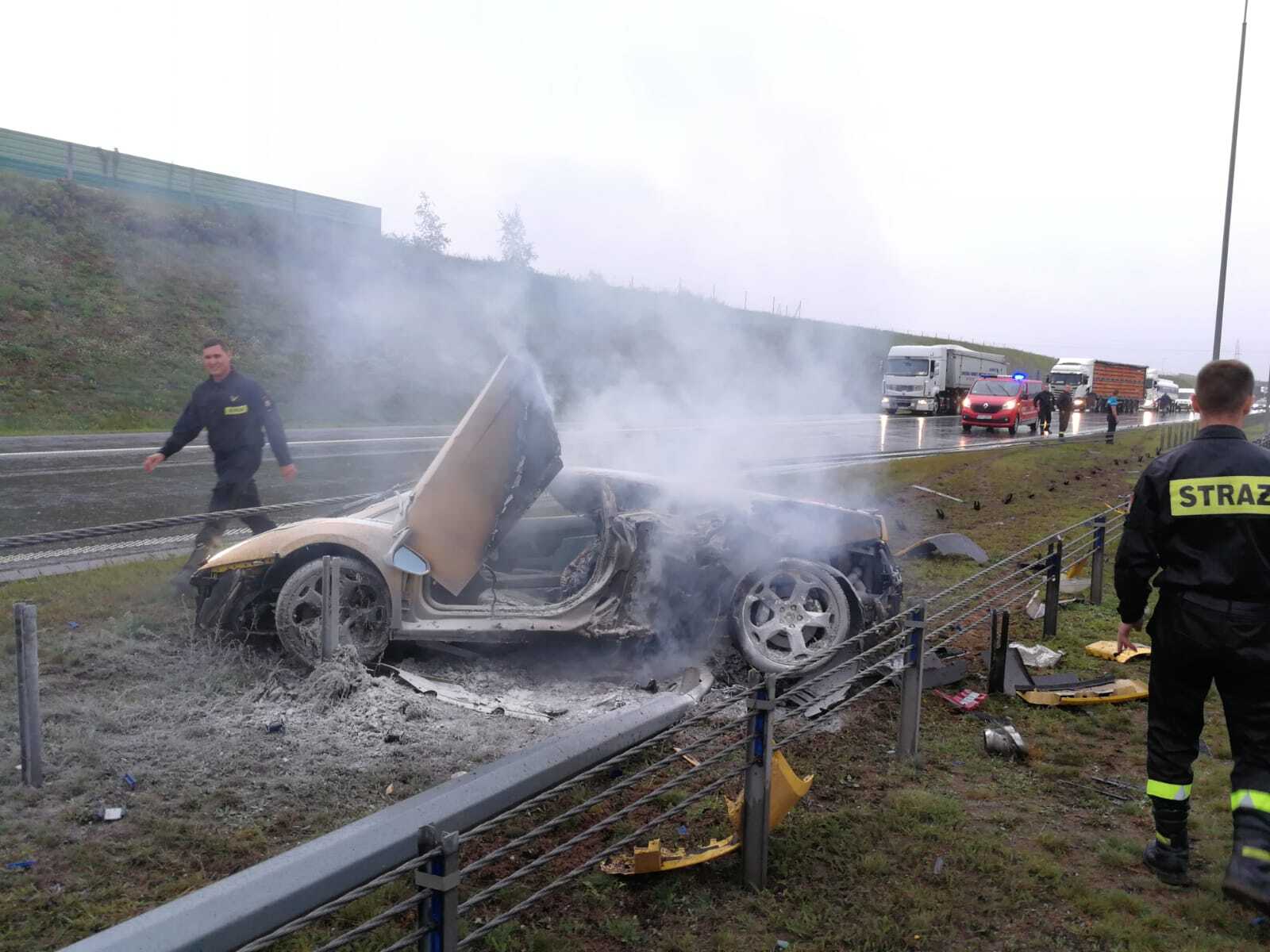 Lamborgini w plomieniach kolejne foto 2
