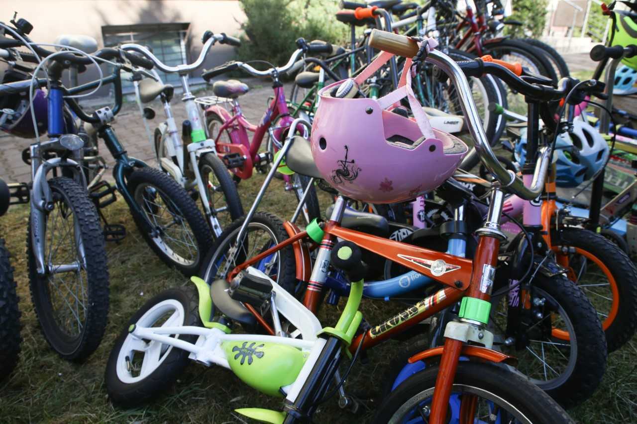 Mieszkancy dostarczyli dotad 60 sztuk rowerow i hulajnog fot M Ferens