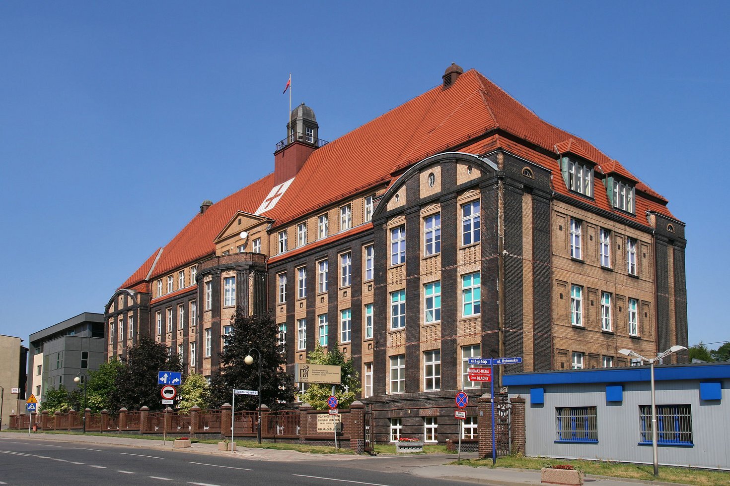 Piekary Slaskie Wojewodzki Szpital Chirurgii Urazowej 01
