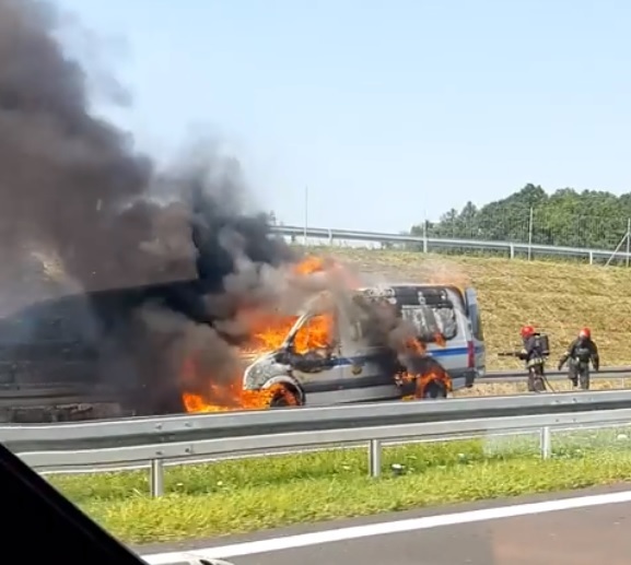 Pozar samochdou sluzby wieziennej