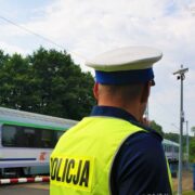 wjechał na przejazd kolejnowy na czerwonym