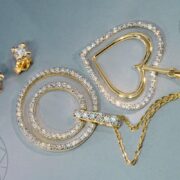 Jaką biżuterię dla mamy z diamentami wybrać 2023