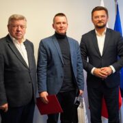 Pan Sebastian kierowca PKM Katowice kilka tygodni temu udzielil pomocy 1 5 rocznej dziewczynce Fot KAW