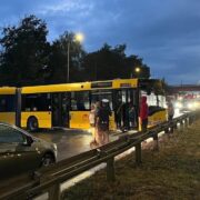 Autobus wjechal pod prad chorzow