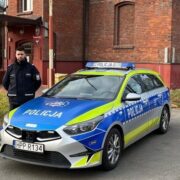 Dzielnicowy uratowal psa