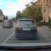 wyprzedzanie na przejściu dla pieszych