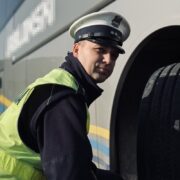 Kontrole autokarow w ferie