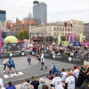 Koszykowka na rynku w katowicach