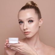 Krem pod oczy wart wyróbowania