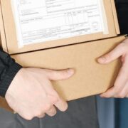 Kurier okradal paczki