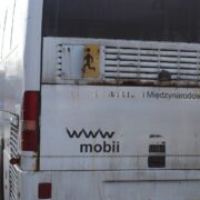 Niesprawny autokar wiozl dzieci