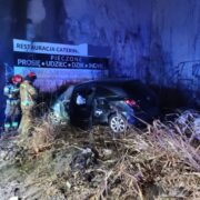 Pijana wjechala we wiadukt