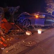 Pijany wjechal w ogrodzenie