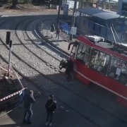 Potracenie nastolatkow przez tramwaj w chorzowie