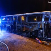 Pozar autokaru na a4