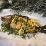 Swiateczny karp z serowo pieczarkowy