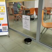 Woda dla psow w urzedzie