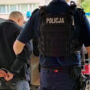 Znecal sie nad matką