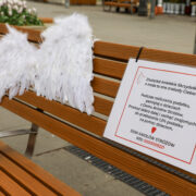 Ławki ze skrzydlami w katowicach