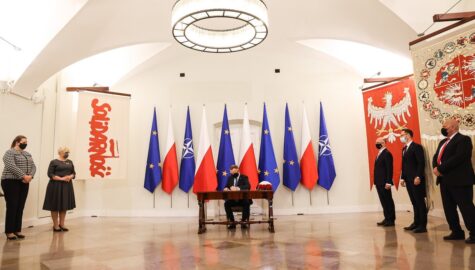 04 pad podpisanie ustawy kpo jsz 1374