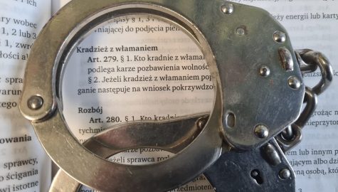 42 699643