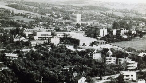45 1987 r widok na rozbudowywane obiekty dydaktyczne Filii US w Cieszynie