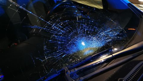 Seniorka trafiła do szpitala z obrażeniami głowy i nogi
