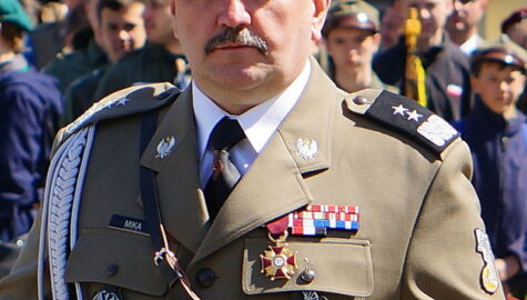 Gen dyw J Mika